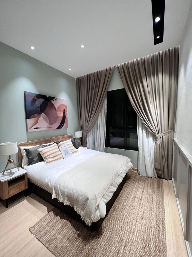 Meera Mahkota Apartment *